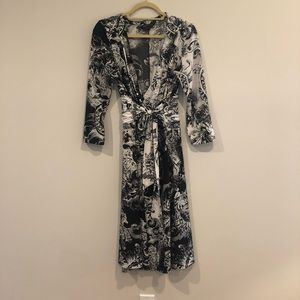 BCBG semi wrap b&w dress. Size large